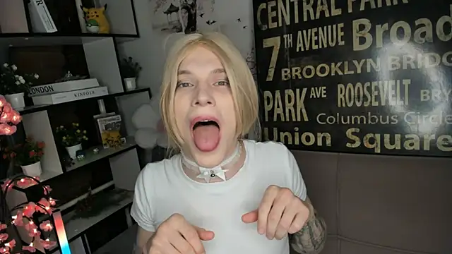 TwinkWhite's Live XXX Chat