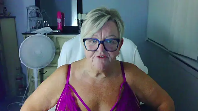 BridgetBlueEyes Chat XXX live