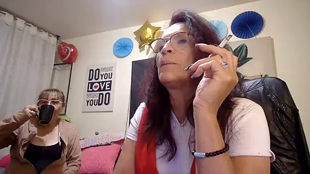 nicoltatiana_ élő XXX-chatje