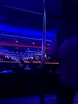 Velvetraexo: διαδικτυακό σόου στην κάμερα
