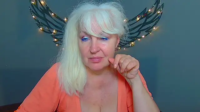 แชท XXX สดของ BlondyLeeBest