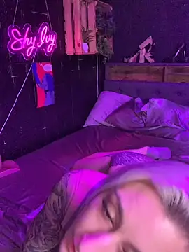 Chat +18 de Shy-Ivy ao vivo