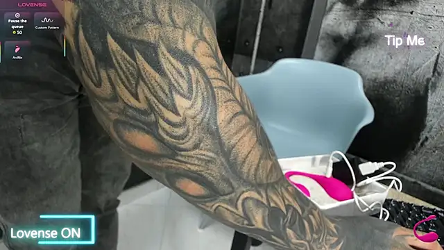 Gury_tattoo élő XXX-chatje