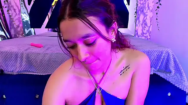 charlotte_bluee élő XXX-chatje