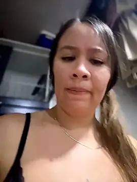 Emiily_lee XXX чат на живо