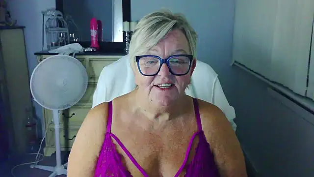 BridgetBlueEyes Live XXX Chat