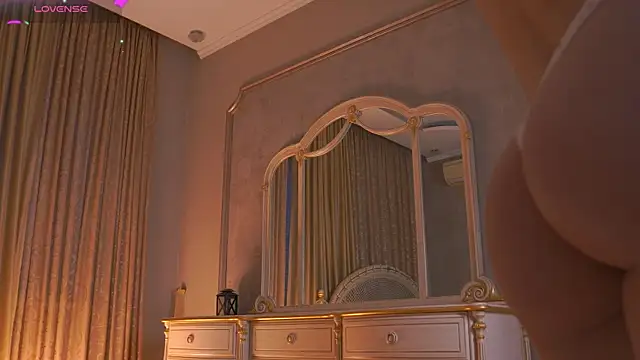 FrediaPfeiff webcam show