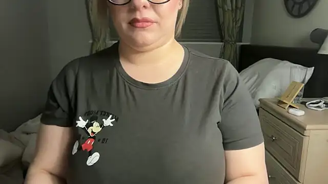 IvyWifey 在線直播表演