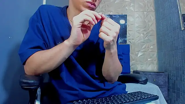 ElanGiraldo's Webcam Show
