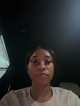 HallyBans live XXX chat