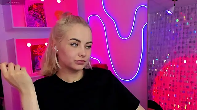 צ'אט XXX בשידור חי של StephanieSweety