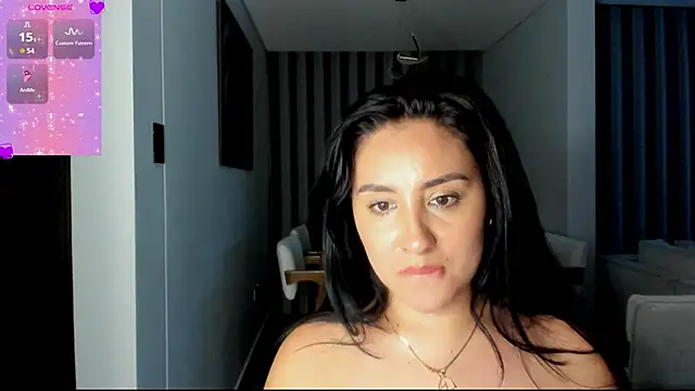 AnushaKumari's Live XXX Chat
