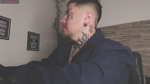 XXX chat uživo modela Denjig