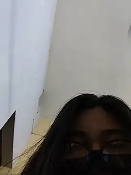 mini27mimi's Webcam Show