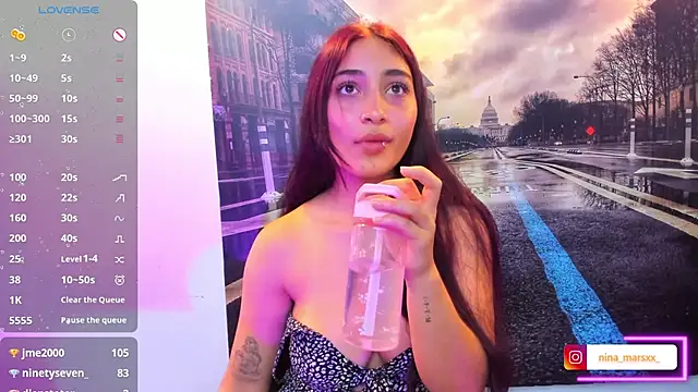 Nina-Mars webkamerás műsora