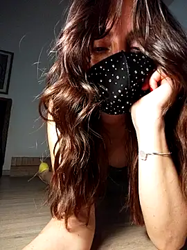 Akemi_rossi Adlı Modelin Canlı XXX Sohbeti