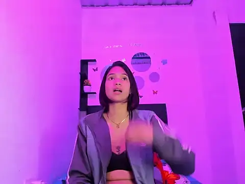 Онлайн чат XXX sapphire_brown20