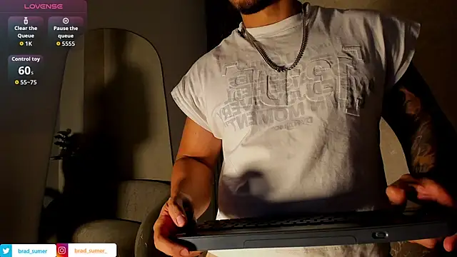 XXX chat uživo modela Brad_Summer