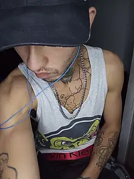 دردشة Tattoboy19cm الجنسية المباشرة