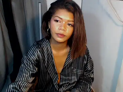 دردشة Asian_chicksxx الجنسية المباشرة