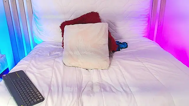 XXX chat uživo modela MiaGinger_