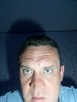 Show modela peterooo1987 na web-kameri