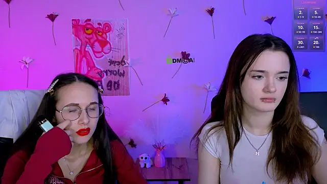 liana_kisses élő XXX-chatje