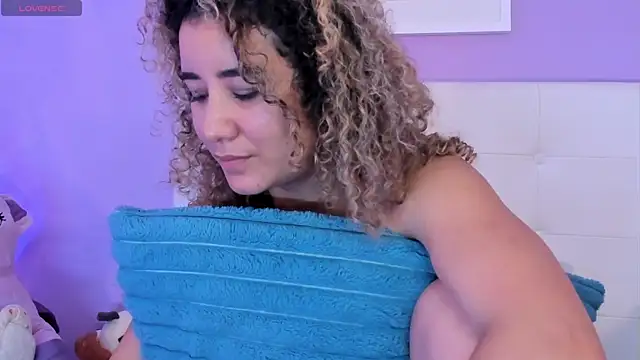 Charlotte11-11's Live XXX Chat