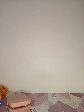 Fire_honeybee Show in webcam