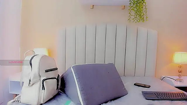 Mia_thompson_19のウェブカメラショー