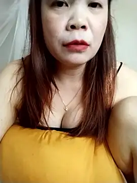 Squirt107 网络视讯表演