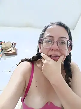 Chat +18 de miss_hanna07 ao vivo