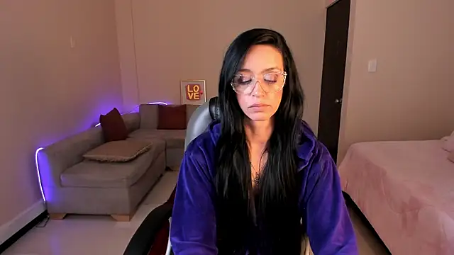 Kristen_Garner Live XXX-Chat