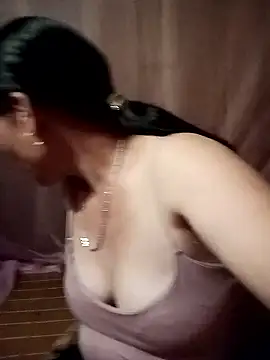 Chat XXX Live Cucci07