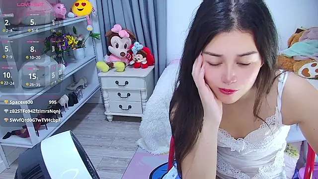 QinQin-888 Pertunjukan Webcam