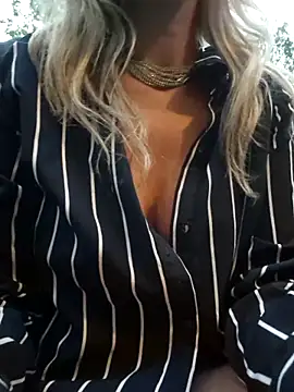 CelynaRoss Adlı Modelin Canlı XXX Sohbeti