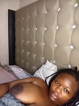 AaliyahBlackXO Adlı Modelin Canlı XXX Sohbeti