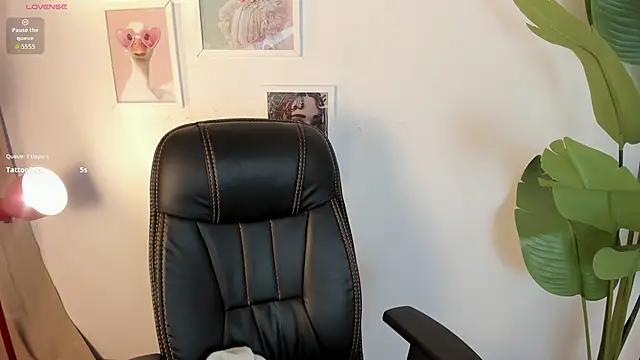 Laukyubey1 live XXX chat