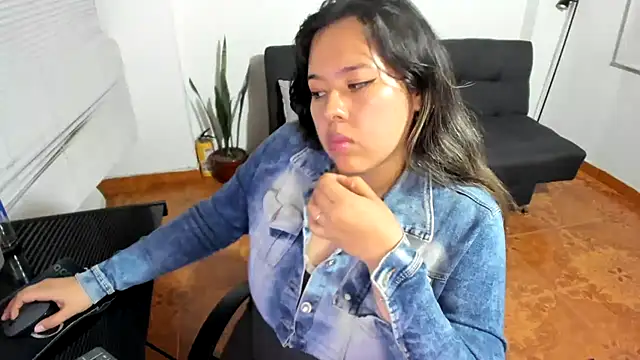 LinaBrowm – Naživo XXX chat