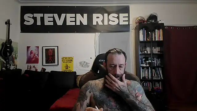 Chat +18 de StevenRiseNYC ao vivo