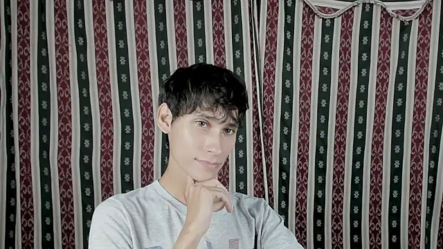Skinny_Sebas Webcamshow