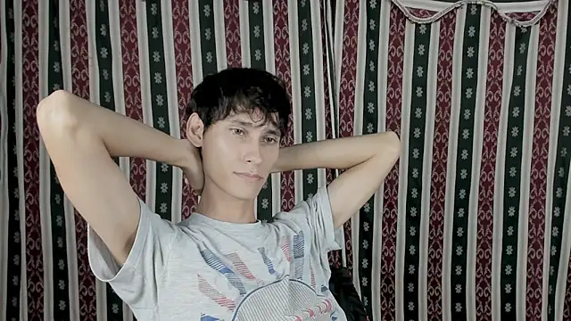 Skinny_Sebasn Webbikameraesitys