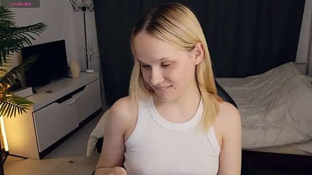 thehousemaidd – webcam-show