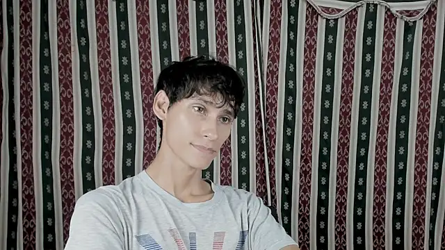 Skinny_Sebasn Webbikameraesitys