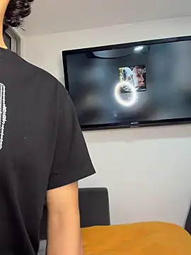AndresXXXSHOWS 라이브 XXX 채팅