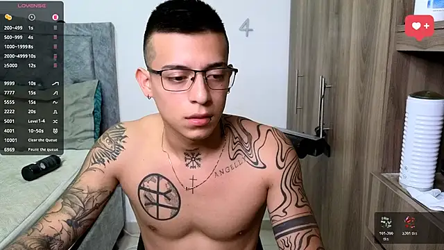 Chatroom XXX en direct de SIXXTOLOVE18