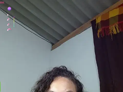 צ'אט XXX בשידור חי של Amitlu_