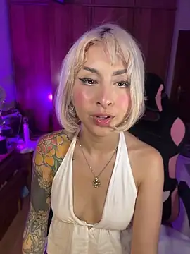 Cinamoonn's Live XXX Chat