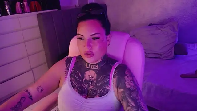 _MelinaCurves_ Chat XXX in diretta