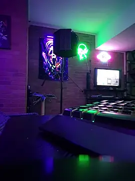 chronic_vibez's Live XXX Chat